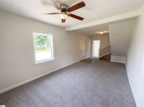 202 E Centennial St, Clinton, SC 29325 photo 3