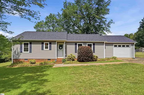 303 Jamie Ct, Boiling Springs, SC 29316