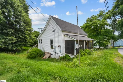 4 Adger St, Pelzer, SC 29669 photo 3