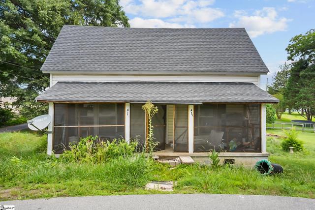 4 Adger St, Pelzer, SC 29669