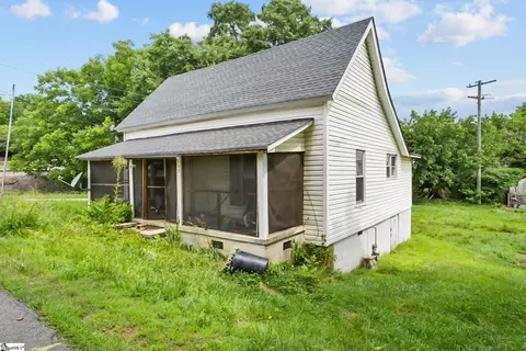 4 Adger St, Pelzer, SC 29669 photo 2