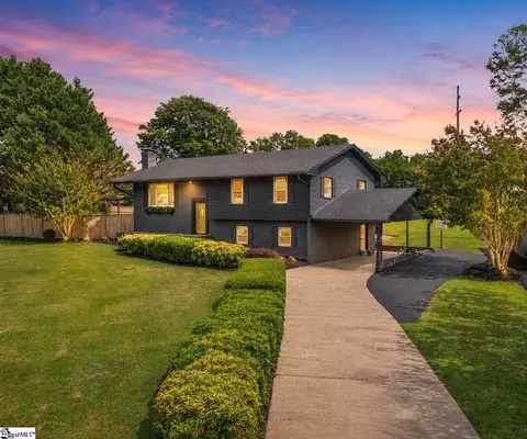 1 W Golden Strip Dr, Mauldin, SC 29662