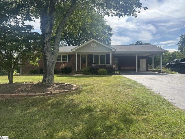 223 Blalock Rd, Boiling Springs, SC 29316