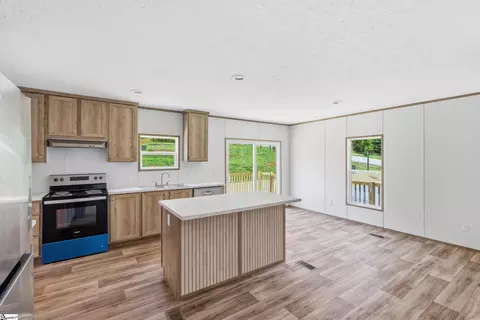 210 Frontier Dr, Easley, SC 29640 photo 8