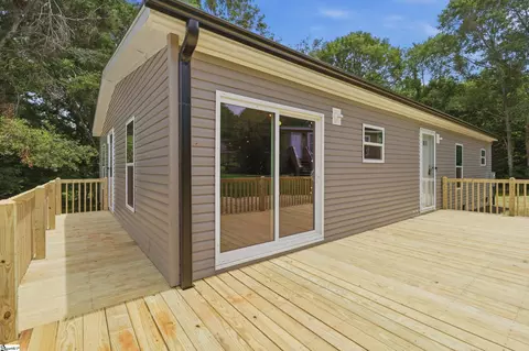 210 Frontier Dr, Easley, SC 29640 photo 4