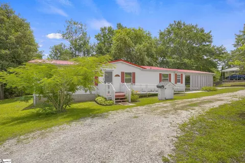 210 Deer Creek Trl, Walhalla, SC 29691