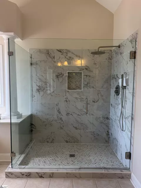 Bath - 3 Garbor Ct, Greer, SC 29650 photo 3 of 6