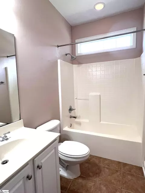 Bath - 3 Garbor Ct, Greer, SC 29650 photo 5 of 6