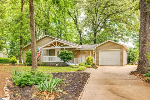 6 Woodharbor Dr, Taylors, SC 29687