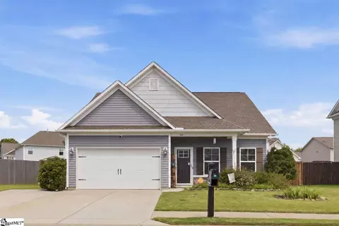 102 Dunsborough Dr, Simpsonville, SC 29680