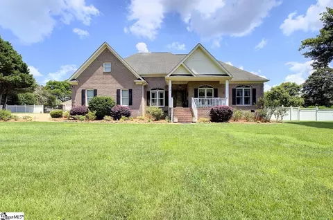 9 Montague Cir, Greenville, SC 29617