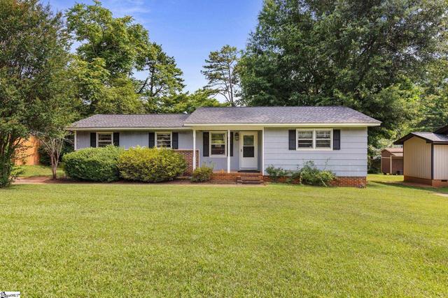 111 Faunawood Dr, Simpsonville, SC 29680