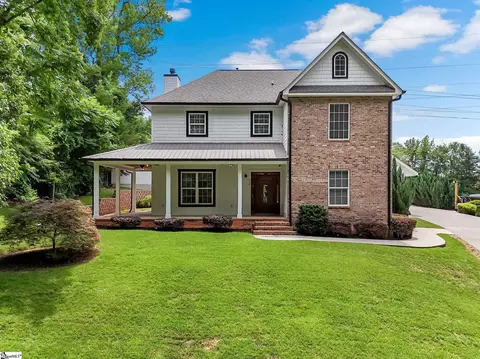 204 Crestwood Dr, Greenville, SC 29609