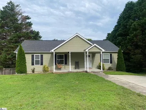 224 Irby Ave, Laurens, SC 29360