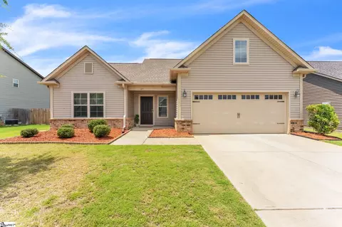 121 Screech Dr, Fountain Inn, SC 29644