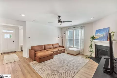 Living - 152 Founders Blvd, Central, SC 29630 photo 2 of 2