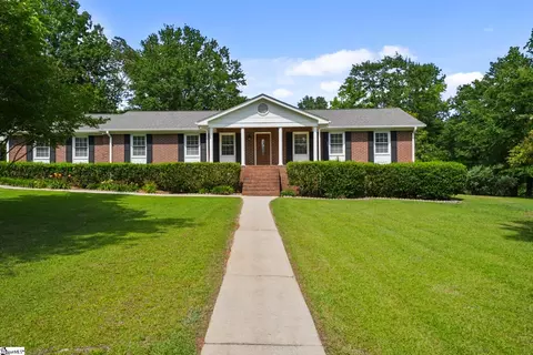 16 Farmington Trl, Travelers Rest, SC 29690