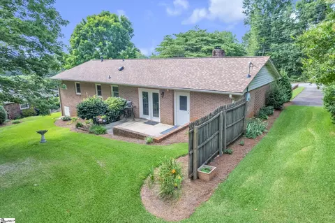 Exterior - 200 Rampey St, Easley, SC 29640 photo 2 of 9