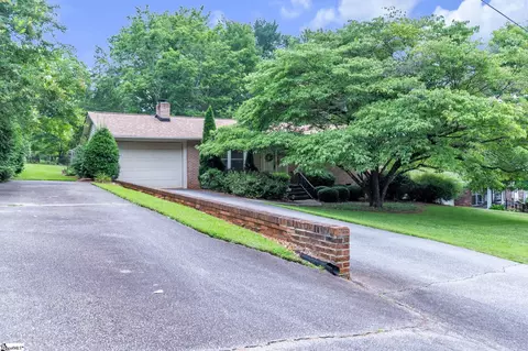 Exterior - 200 Rampey St, Easley, SC 29640 photo 7 of 9