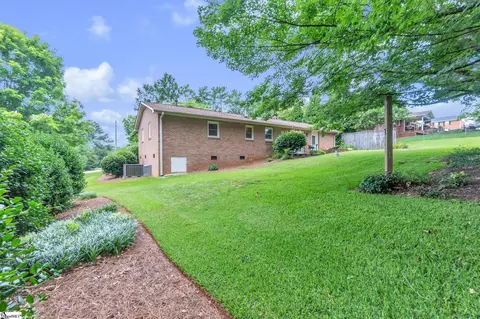 Exterior - 200 Rampey St, Easley, SC 29640 photo 8 of 9