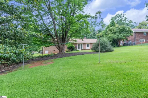 Exterior - 200 Rampey St, Easley, SC 29640 photo 4 of 9
