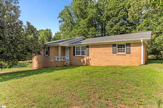 8 Dickens Ln, Taylors, SC 29687