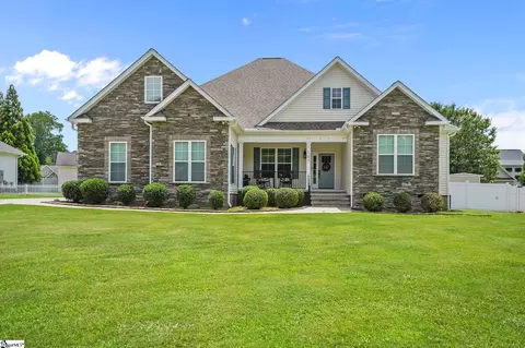 107 Folly Bend Dr, Greenwood, SC 29649