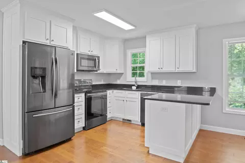 Kitchen - 119 Nicholas Ct, Easley, SC 29640 photo 2 of 4
