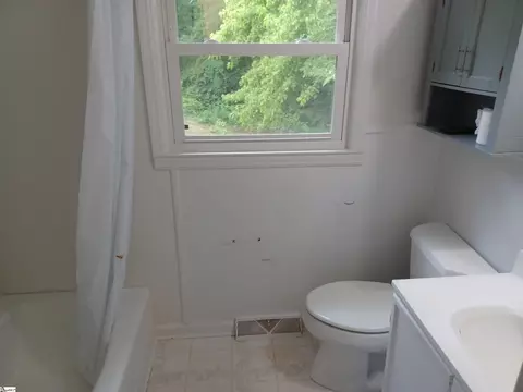 Bath - 616 Sunset Cir, Lancaster, SC 29720 photo 4 of 4