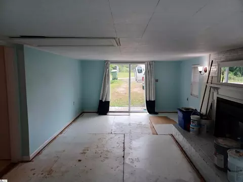 Living - 616 Sunset Cir, Lancaster, SC 29720 photo 6 of 6