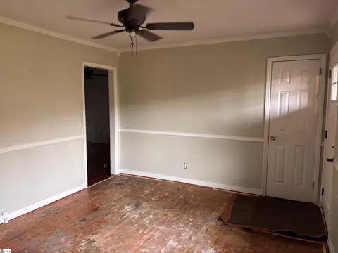Living - 616 Sunset Cir, Lancaster, SC 29720 photo 2 of 6