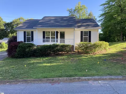 110 Poplar Creek Dr, Spartanburg, SC 29303