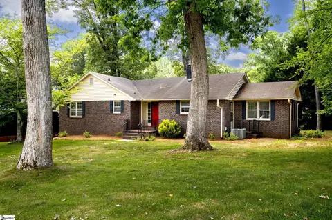 517 Dellwood Dr, Greenville, SC 29609