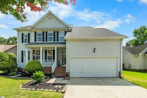 104 Golden Crest Ct, Mauldin, SC 29662
