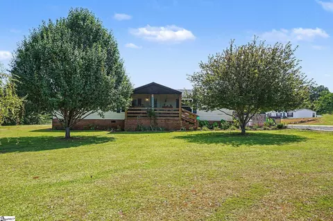 208 Sassafras Dr, Laurens, SC 29360