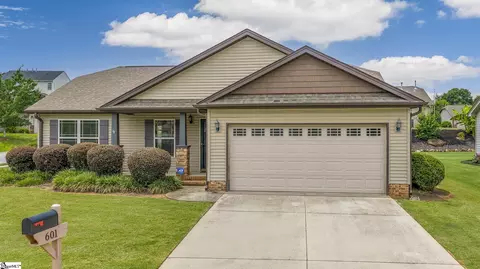 601 Chartwell Dr, Greer, SC 29650