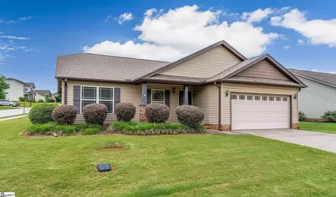 Exterior - 601 Chartwell Dr, Greer, SC 29650 photo 2 of 4