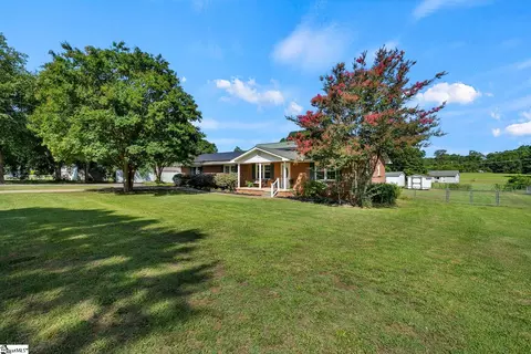 105 Lee Dr, Williamston, SC 29697
