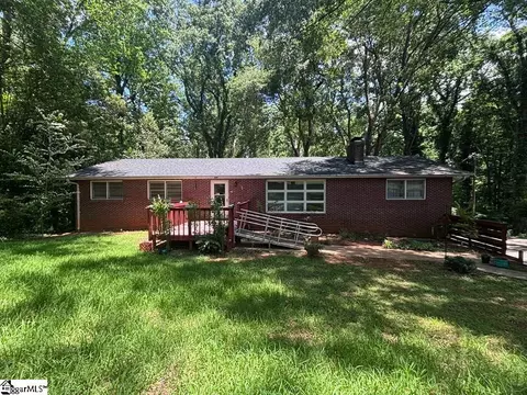 230 N Catherine St, Pickens, SC 29671