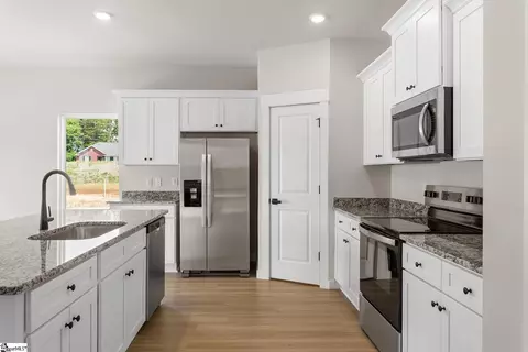 1204 Crested Iris St, Moore, SC 29369 photo 6