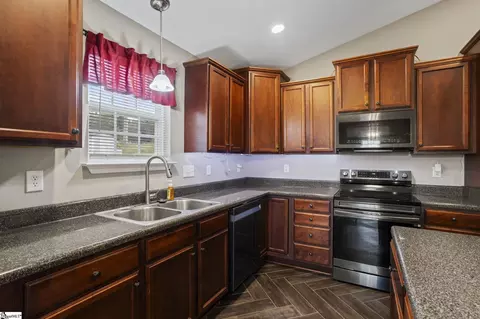 271 Walcott Dr, Lyman, SC 29365 photo 2