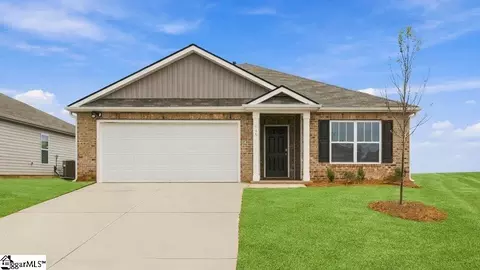 945 Kerwood St, Wellford, SC 29385