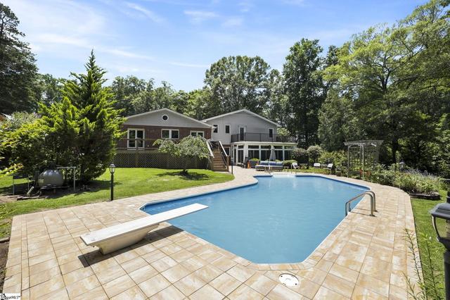 101 Mabry Dr, Spartanburg, SC 29307