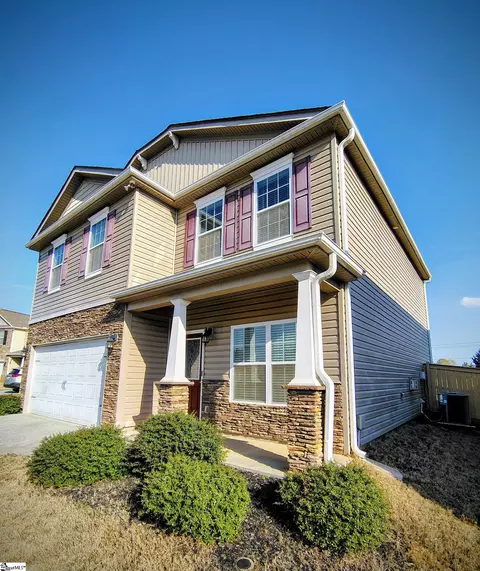 529 Townsend Place Dr, Boiling Springs, SC 29316