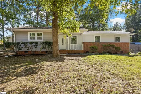 210 Pinonwood Dr, Simpsonville, SC 29680