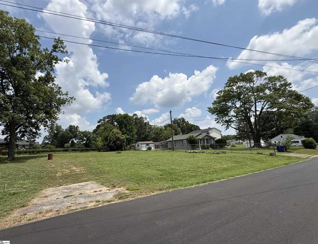 211 Pine St, Reidville, SC 29375