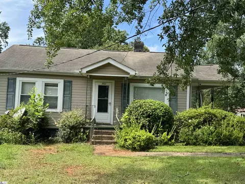 302 West Rd, Travelers Rest, SC 29690