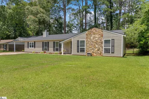 206 Aberdeen Ln, Spartanburg, SC 29307