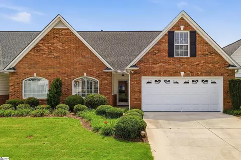 102 High Crest Ct, Simpsonville, SC 29681