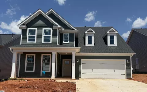 1010 Fox Hollow St, Spartanburg, SC 29303